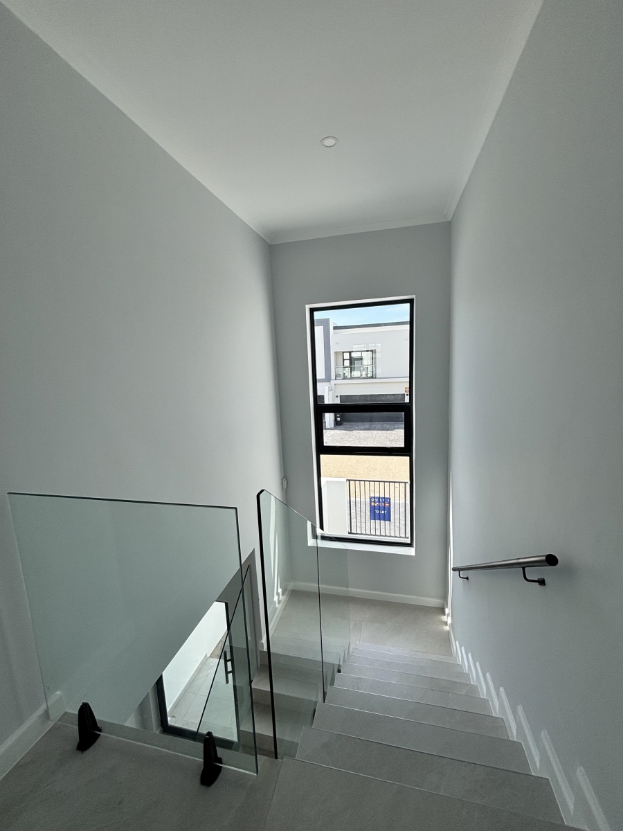 4 Bedroom Property for Sale in Sandown Western Cape